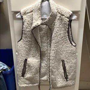 True grit women’s vest- so soft and warm